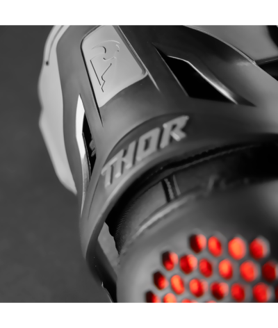 Thor Sentinel Knee Guard black