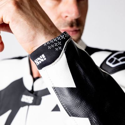 Кожен екип цял iXS Ace 1.0 черен-бял-червен