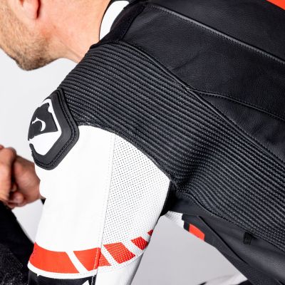 Кожен екип цял iXS Ace 1.0 черен-бял-червен