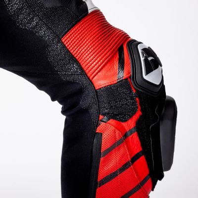 Кожен екип цял iXS Ace 1.0 черен-бял-червен