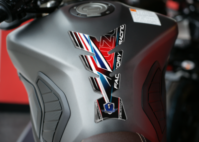 Протектор за резервоар OneDesigin SUZUKI CGMOON10P