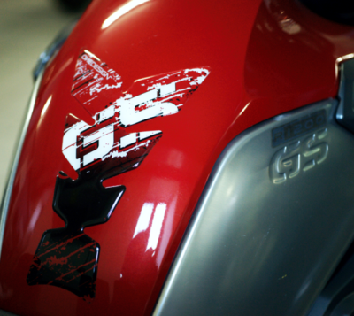 Протектор за резервоар OneDesigin GS ON CLEAR CGMOON16P