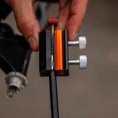 Инструмент за смазване на жила Tru-Tension Cable Monkey