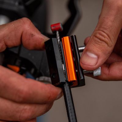 Инструмент за смазване на жила Tru-Tension Cable Monkey
